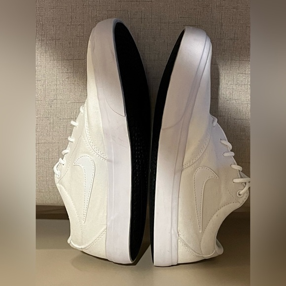 Nike SB Charge White Canvas Sneakers, size 10 - Picture 7 of 9